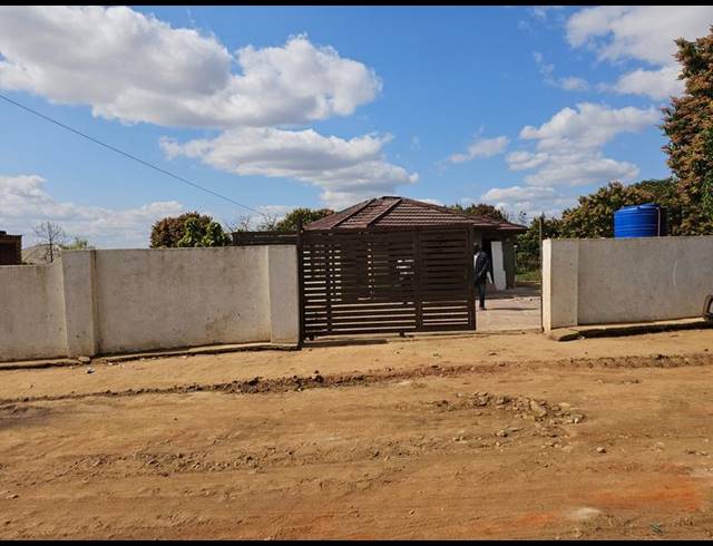 2 BEDROOM HOUSE FOR SALE IN DZINDI